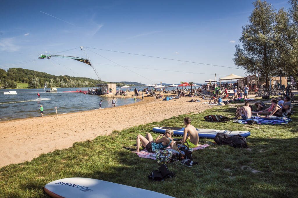 Blick auf den Wakepark am Brombachsee