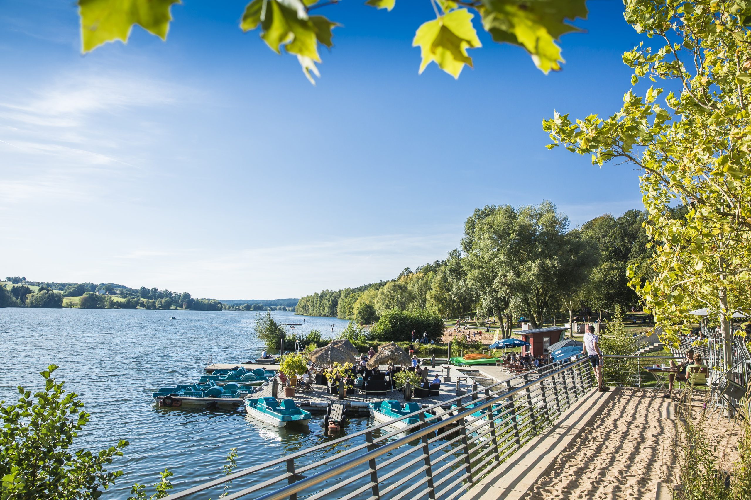 Blick auf den Brombachsee mit Boten